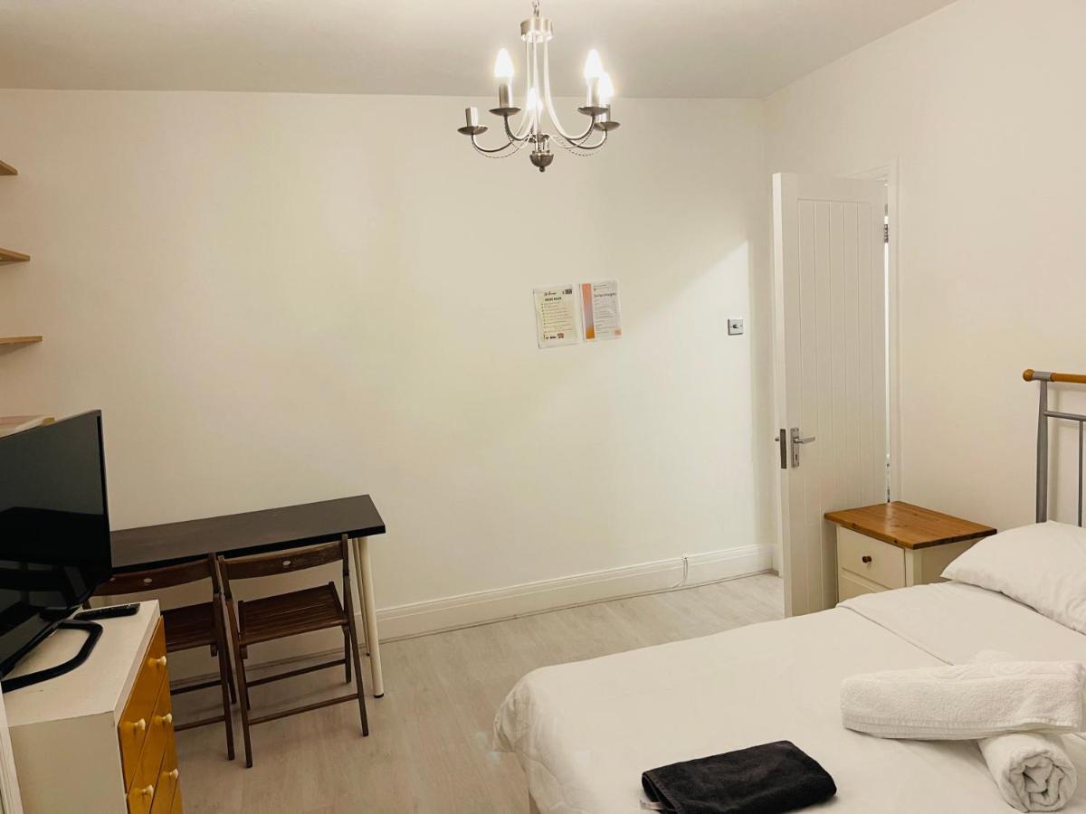 London Rooms With Free Parking 134 Эджвар Экстерьер фото