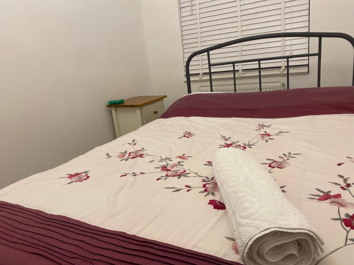 London Rooms With Free Parking 134 Эджвар Экстерьер фото